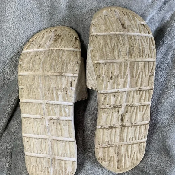 Nike Slides - Picture 7 of 7